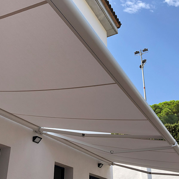 Toldo cofre 580